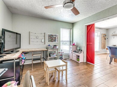 Offce/Flex Room