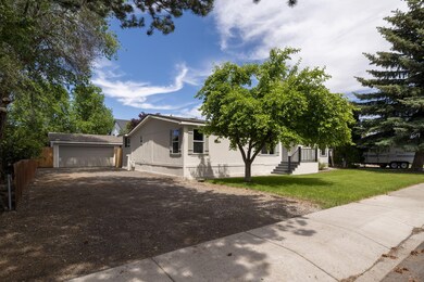 1809 NW Fir Ave, Redmond, OR 97756 - photo 2