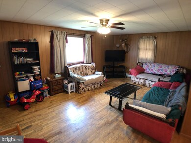 10525 Fort Ashby Rd, Keyser, WV 26726 - photo 3