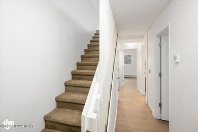 03-Main Entry-Downstairs Hallway_SLS_-01