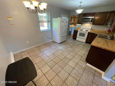 1061 Cloverton Dr, Columbia, PA 17512 - photo 3