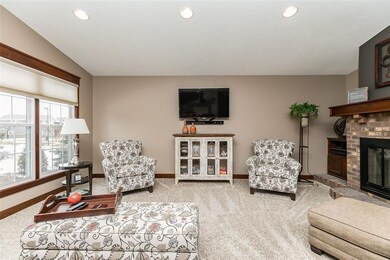 2206 29th St SW, Cedar Rapids, IA 52404 - photo 5