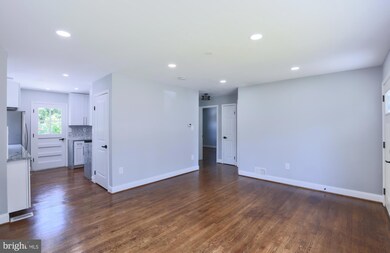 6002 Somerset Rd, Riverdale, MD 20737 - photo 2