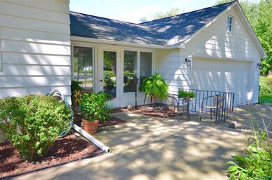 2607 Rownd St, Cedar Falls, IA 50613 - photo 2