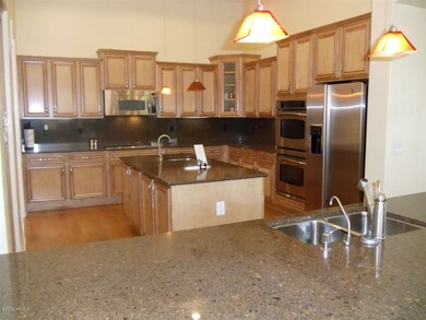 Beautiful Kitchen, 14 Ft. Ceilings