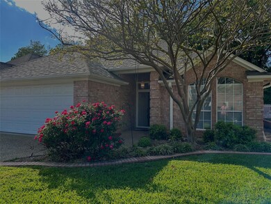 5804 Hollybrook Dr, Tyler, TX 75703 - photo 2