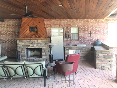 Outdoor living & Kitchen