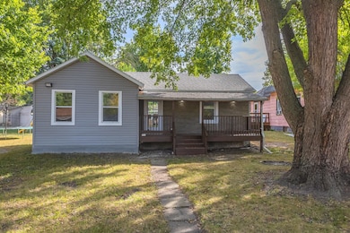 306 E Martin St, Forrest, IL 61741 - photo 3