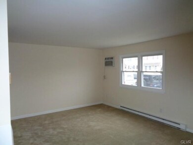 5671 Greens Dr, Allentown, PA 18106 - photo 4