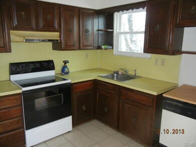 3117 Vermont St, Easton, PA 18045 - photo 3