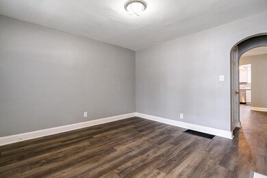 39 W Markison - Living Room