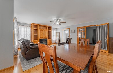 1216 Clinton St, Lincoln, IL 62656 - photo 5