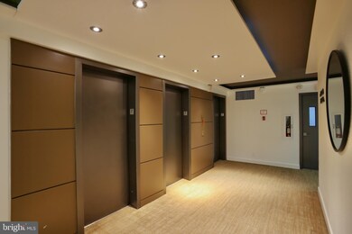 Carriage House unit 718, Washington, DC 20037 - photo 3