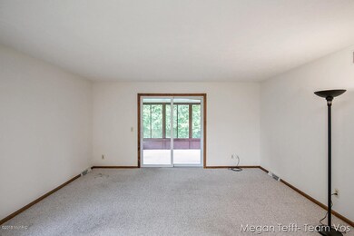 2173 Remington Way NE unit 183, Grand Rapids, MI 49505 - photo 3
