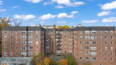 Fort Place Cooperative unit B4B, Staten Island, NY 10301 - photo 3