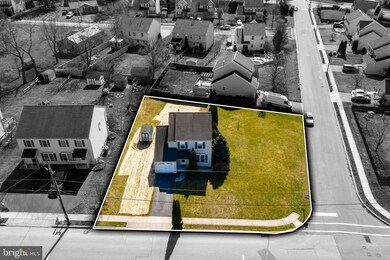 1006 Maple St, Honey Brook, PA 19344 - photo 2