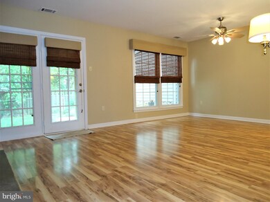 17900 Hickory Ln, Hagerstown, MD 21740 - photo 3