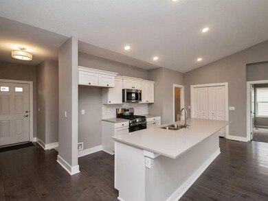 9832 Dunmore Cir, Johnston, IA 50131 - photo 2