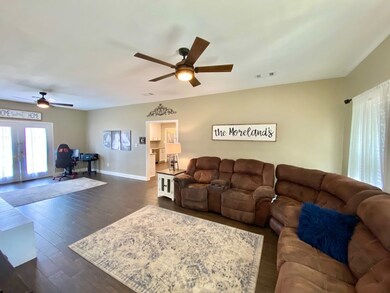 132 Hunters Glen Dr, Lufkin, TX 75904 - photo 4