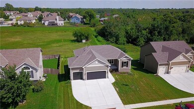 519 Chardonnay Ave, Raymore, MO 64083 - photo 2