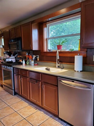 400 Spring St, Saint Johnsbury, VT 05819 - photo 5