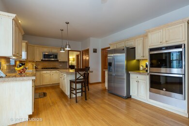 2120 Carlisle St, Algonquin, IL 60102 - photo 3
