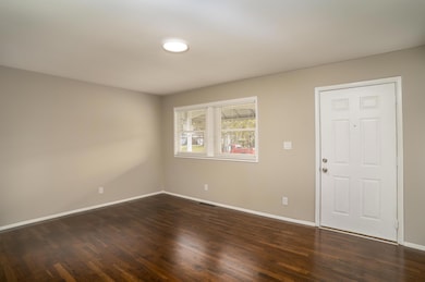 5522 Newport Ct, Columbus, OH 43232 - photo 7