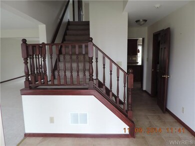 Foyer. Looking in the front door.
