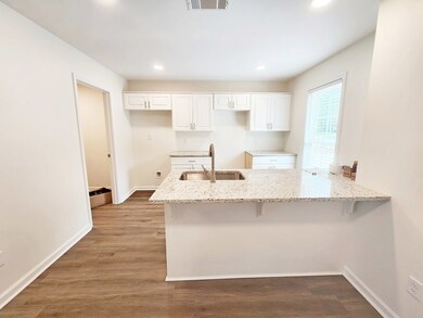 2525 W Oakridge Dr, Albany, GA 31721 - photo 5