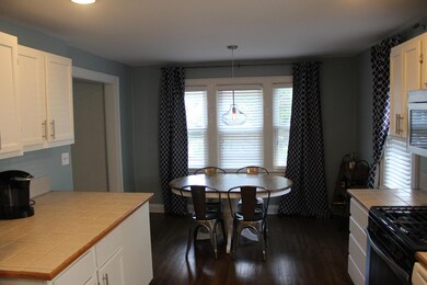 Kitchen Eating Area