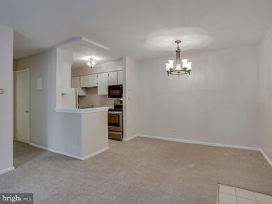 5913E Prince James Dr unit 33, West Springfield, VA 22152 - photo 3