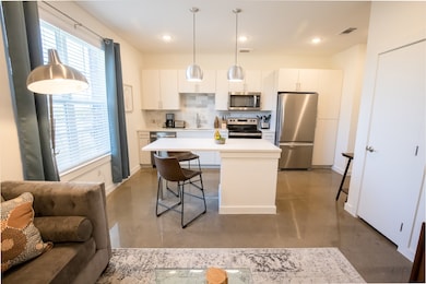 120 N Madison Ave unit 1207, Dallas, TX 75208 - photo 2