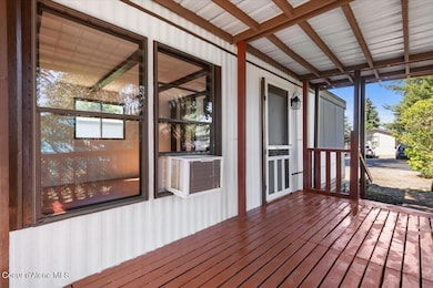 Nice Overed Front Deck