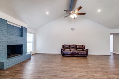 3918 R V Mayfield Dr, Houston, TX 77088 - photo 5