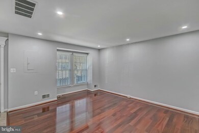 9205 Deer Crossing unit 43, Lorton, VA 22079 - photo 5