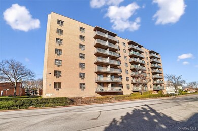 145 Valentine Ln unit 8E, Yonkers, NY 10705 - photo 2