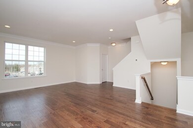 1041 Chapman Cir, Hatfield, PA 19440 - photo 2