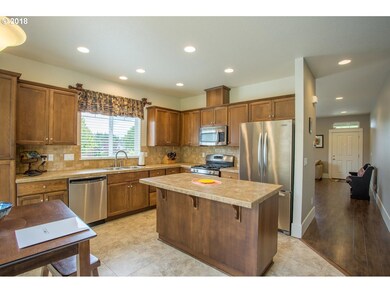 3647 Hoodview Dr, Forest Grove, OR 97116 - photo 5