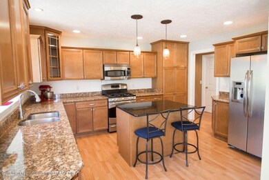 2202 Walmar Dr, Lansing, MI 48917 - photo 7