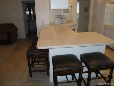 Kitchen with Breakfast Bar