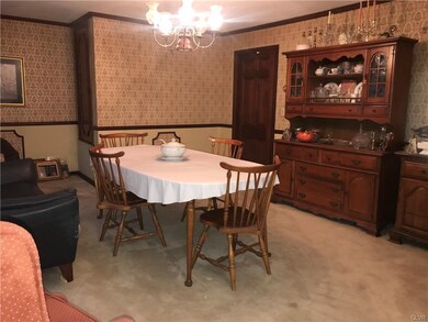 404 Oak Tree Ln, Easton, PA 18040 - photo 4