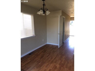 1295 SW 12th St, Pendleton, OR 97801 - photo 7