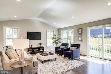 9228 Brian Dr, Vienna, VA 22180 - photo 4