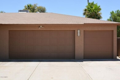 3 Car Garage-Air Conditioned