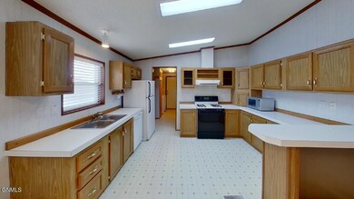 4600-Camden-Loop-Kitchen