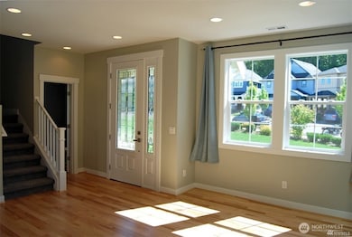 1596 NE Falls Dr, Issaquah, WA 98029 - photo 4