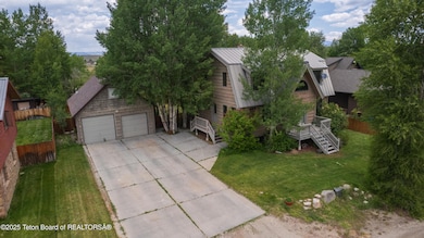 939 W Stuart St, Pinedale, WY 82941 - photo 3