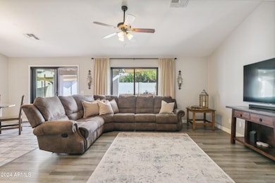 5-web-or-mls-19523-n-55th-dr