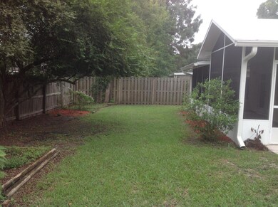 2551 Eiffel Cir W, Jacksonville, FL 32210 - photo 2