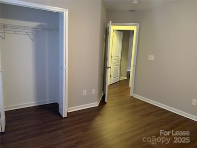 2726 Avalon Loop Rd, Charlotte, NC 28269 - photo 7